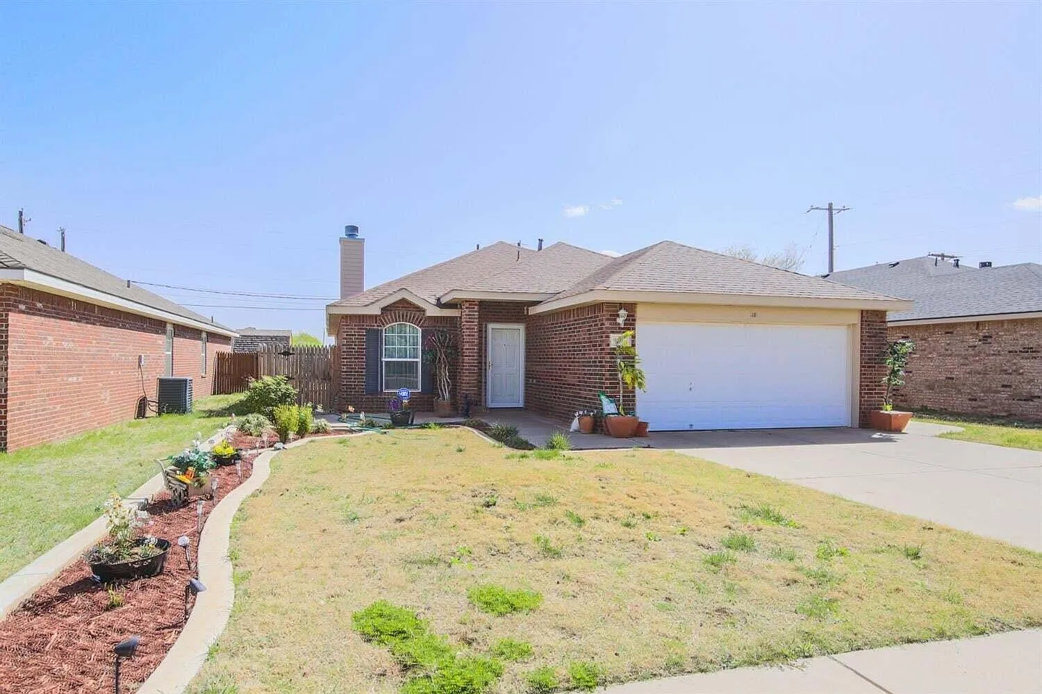 3 bed, 2.0 bath, 1414 sqft, $1,425 — Photo 1