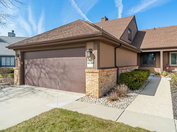 648 West Evergreen COURT #67, Bayside, WI 53217