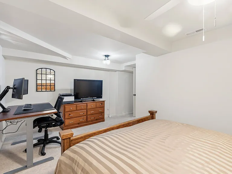 3604 Husted Dr — Photo 28
