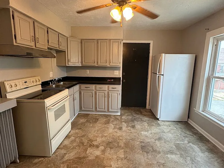 600 Green St #602 — Photo 5