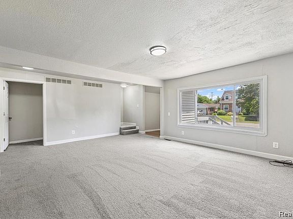 3rd image of 3140 Moore St