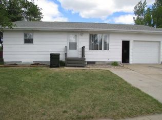 804 Mannhaven St, Hazen, ND 58545
