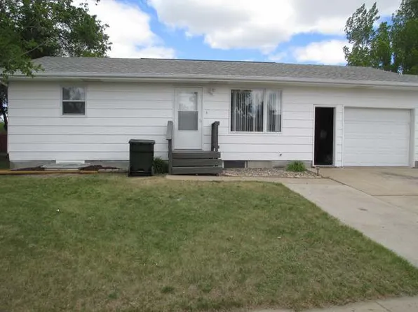 804 Mannhaven St, Hazen, ND 58545