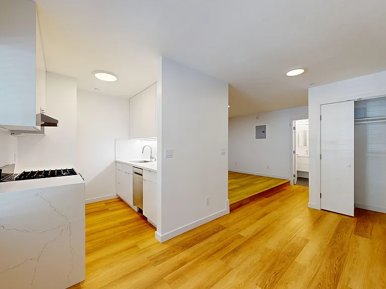 2425 Buchanan St #113 — Photo 4