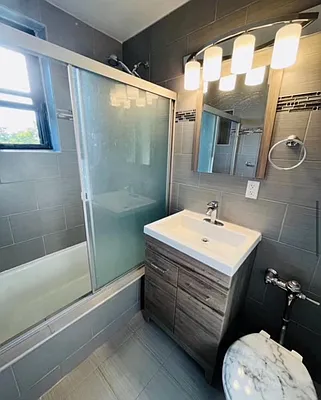 Sold by Dom Realty | media 35