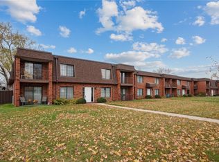 5703 Golden Ct NE APT 42, Cedar Rapids, IA 52402