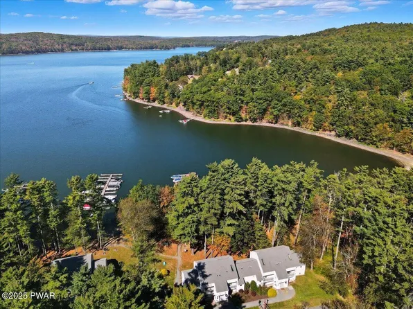 605 Waterview Ln #39, Greentown, PA 18426