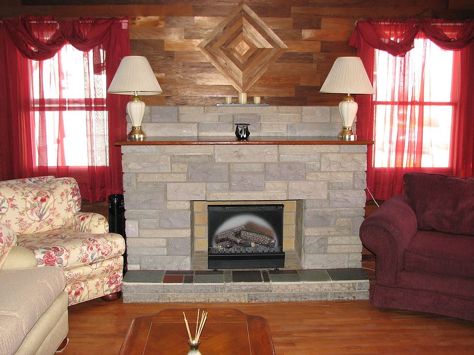 Livingroom/Fireplace