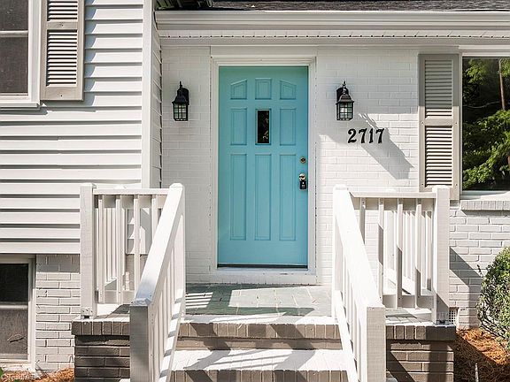 3rd image of 2717 Westmoreland Dr