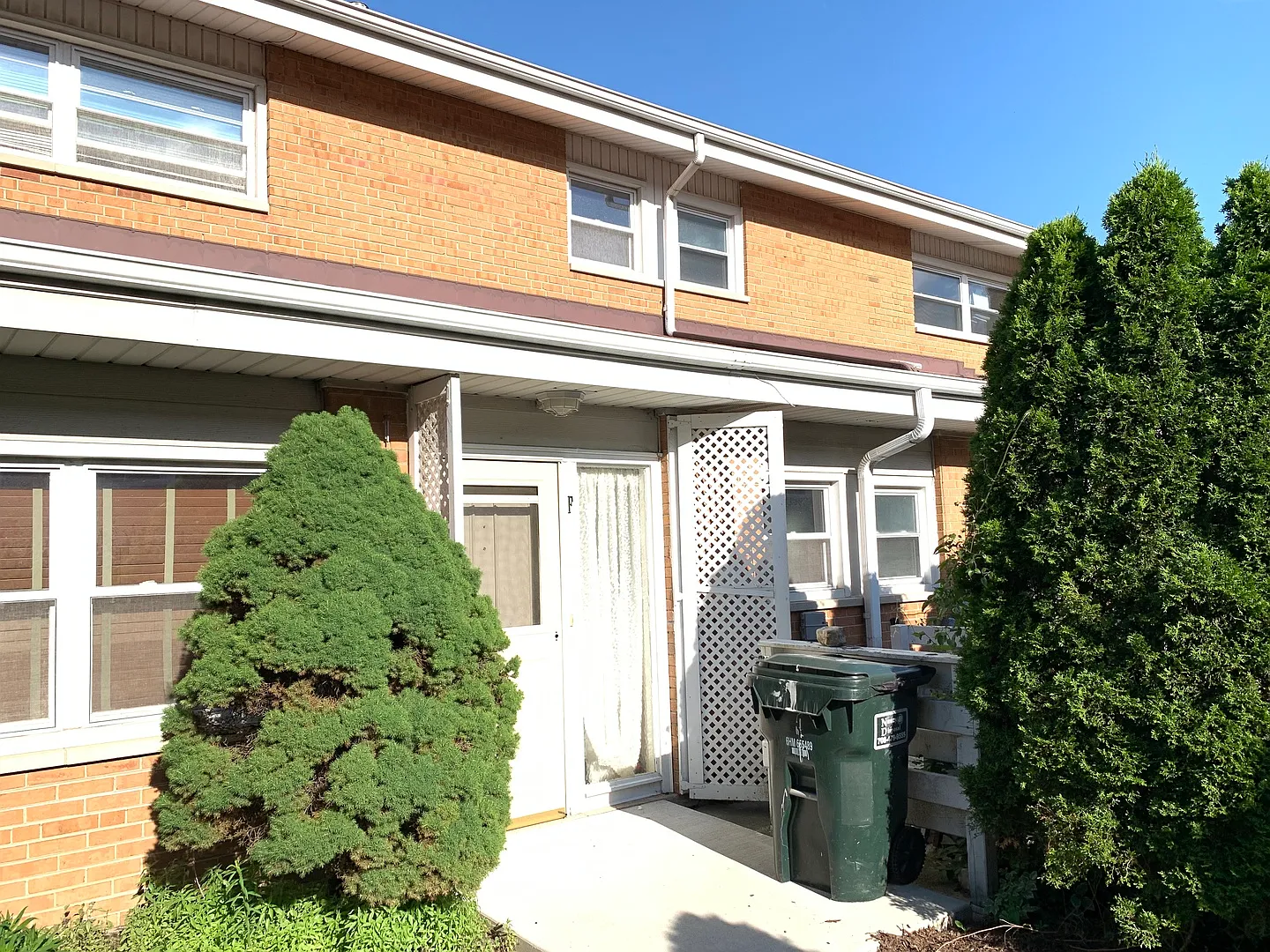 2633 Hawthorne Ln APT F photo 1