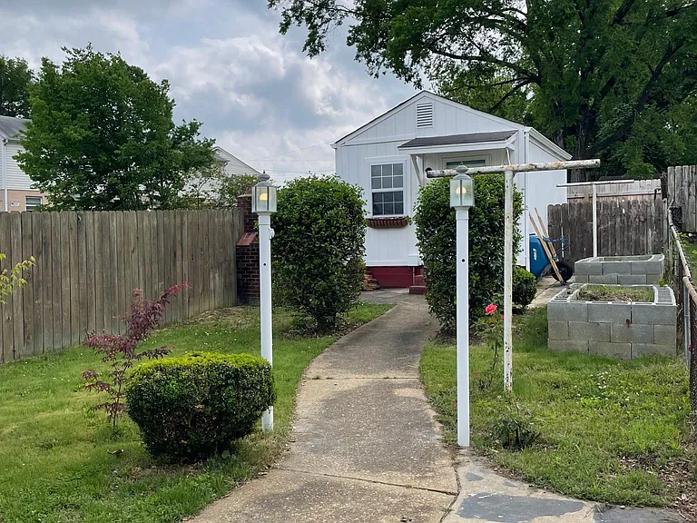 22 W Clopton St — Photo 9
