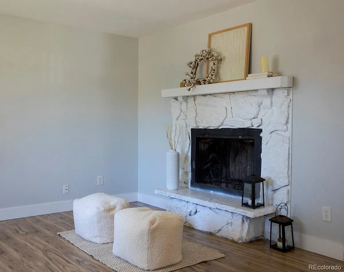 2 bed, 950 sqft, $1,895 — Photo 1
