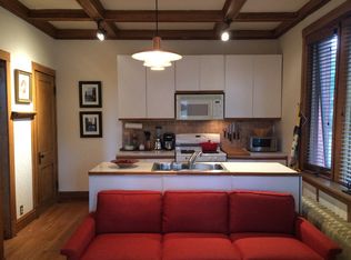 2201 W Cortez St #1R, Chicago, IL 60622