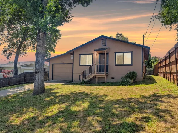 215 Chestnut St, Valley Springs, CA 95252
