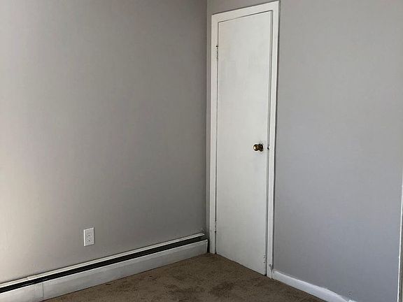5th image of 456 Yates St #1