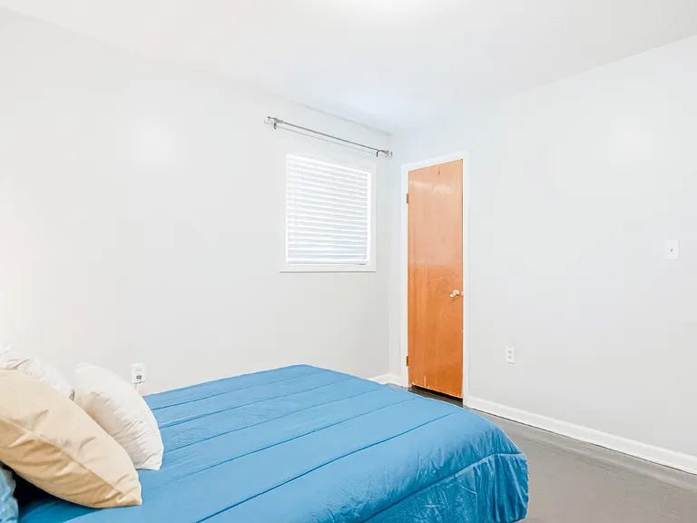 Sahara Dr SW — Photo 1