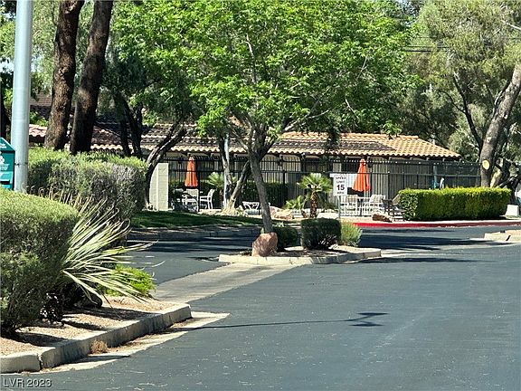 2nd image of 4152 Flamingo Crest Dr Unit 4