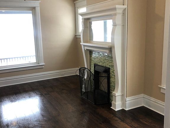 3rd image of 951 W 11th St #2