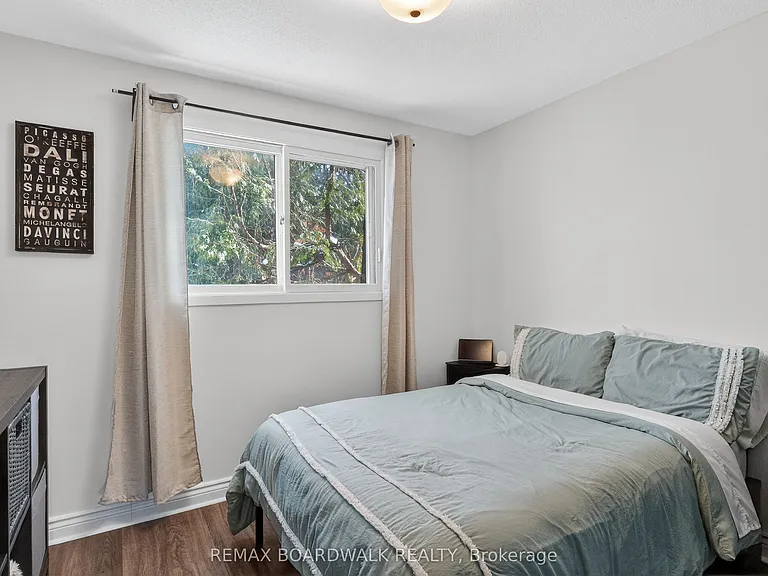 8 Oberon St — Photo 18