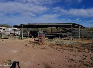 45215 N 10th St, New River, AZ 85087