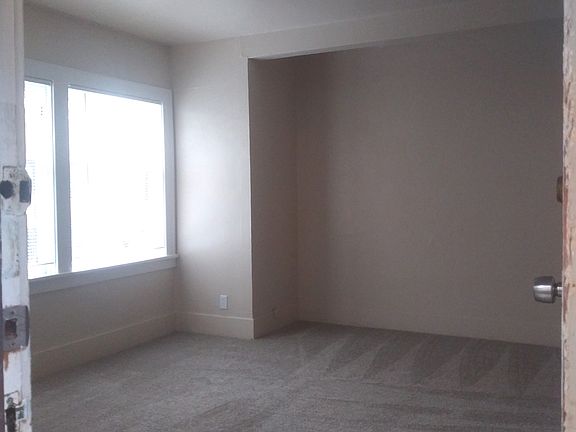 5th image of 208 N Tacoma Ave APT C