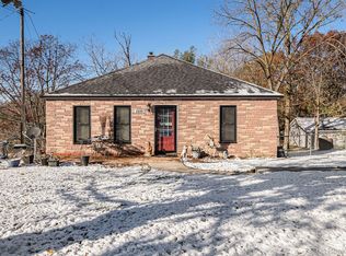 2229 Walnut Rd, Auburn Hills, MI 48326