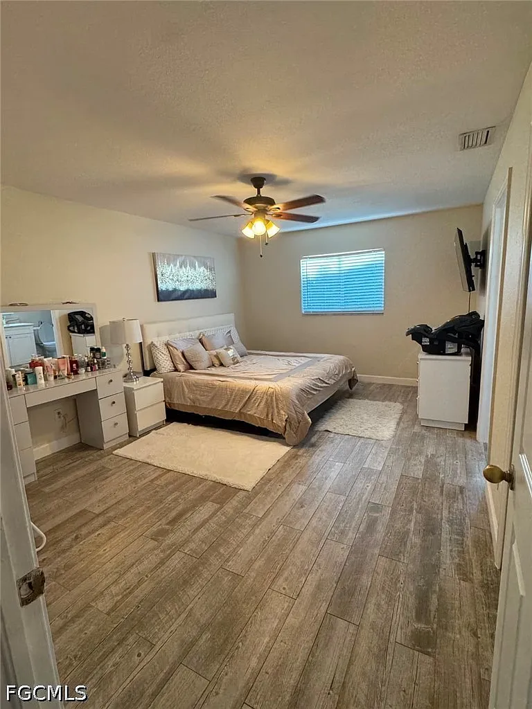 3 bed, 2.0 bath, 1224 sqft, $1,850 — Photo 3