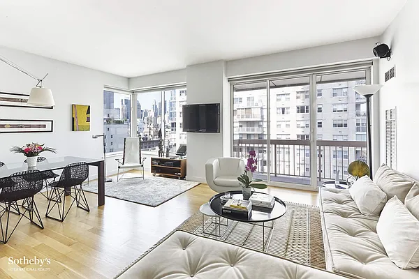 Sold by Sotheby's International Realty | media 1