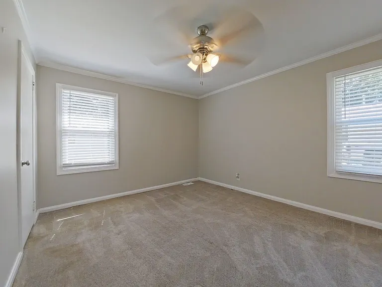 215 Fairview St — Photo 8