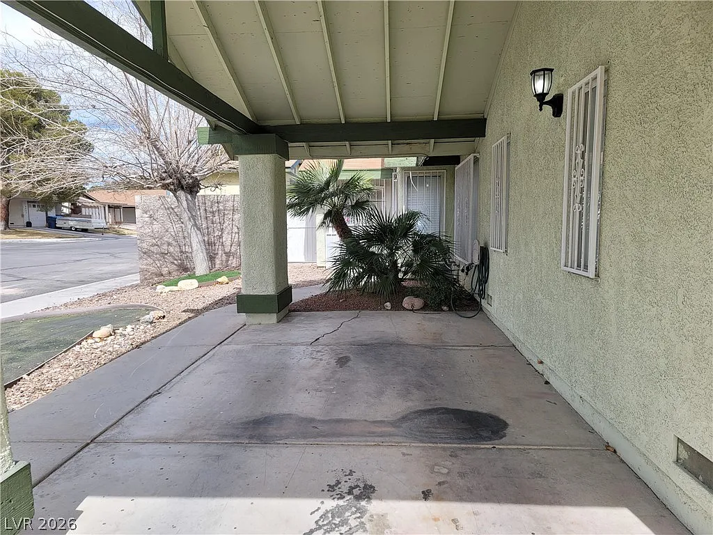 4 bed, 2.0 bath, 1311 sqft, $1,775 — Photo 2