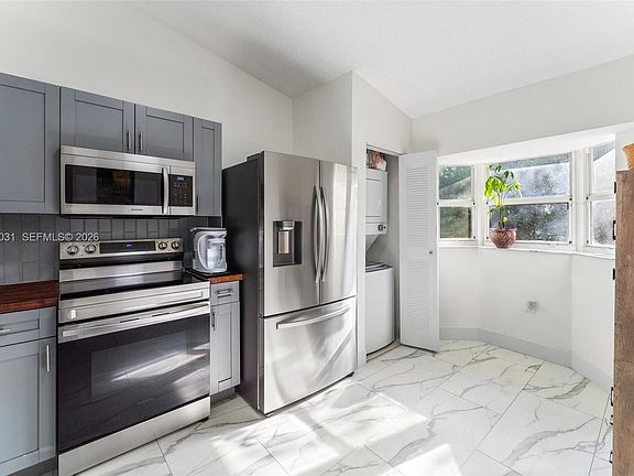 3rd image of 2140 NW 78th Ave APT 204