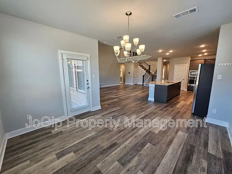 1740 Jamestown Dr — Photo 39
