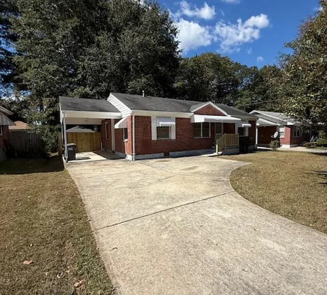 2439 Plantation Dr — Photo 1