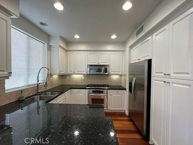 187 Liberty St — Photo 6