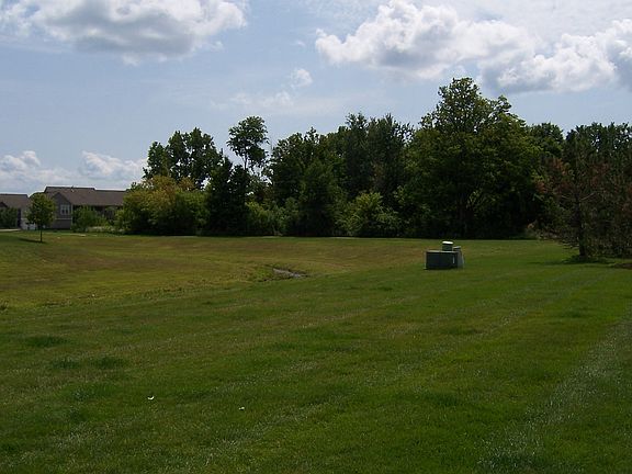 5th image of 51782 Adler Park Dr W