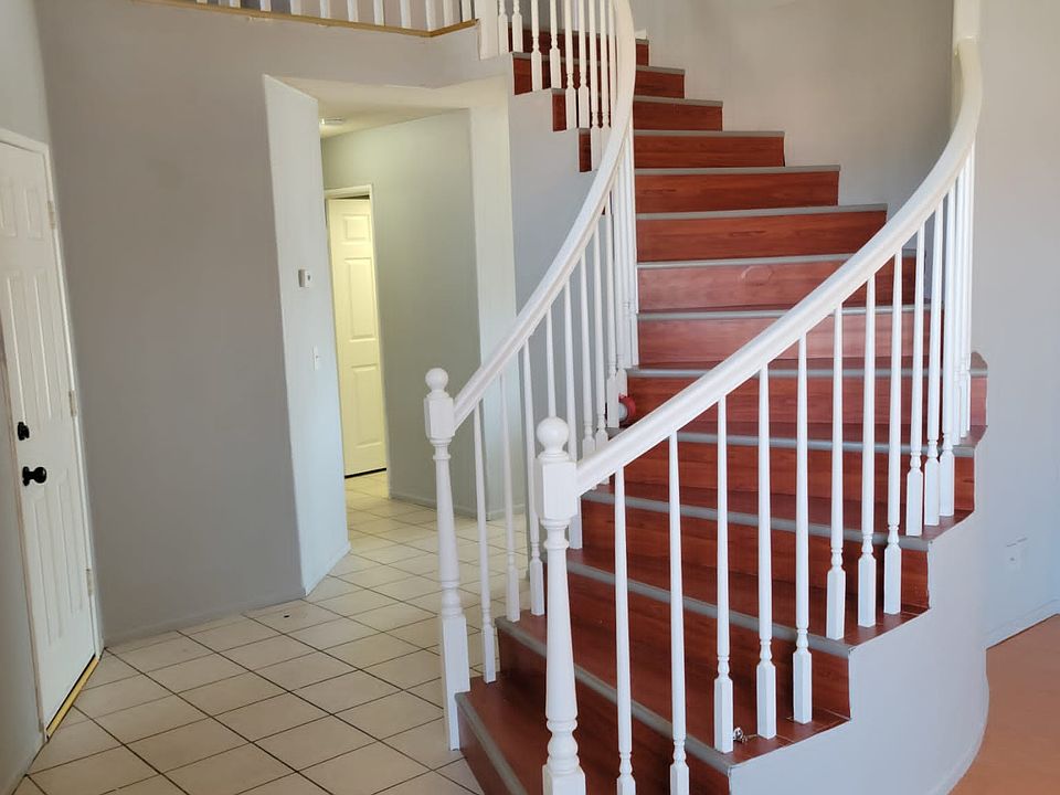1st image of 25945 Andre Ct