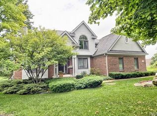 1595 Salishan Ln, Commerce Township, MI 48382