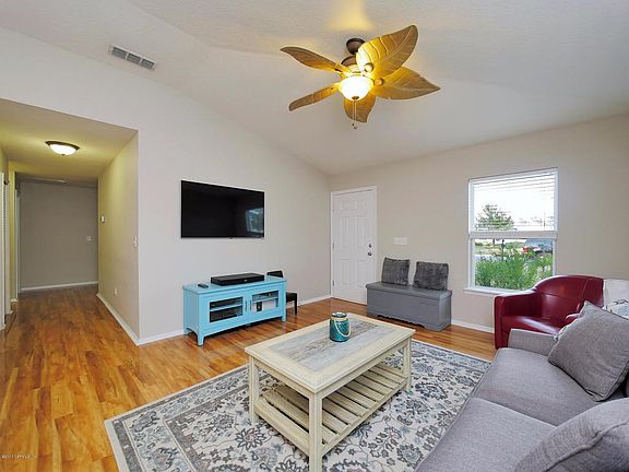 05 family room