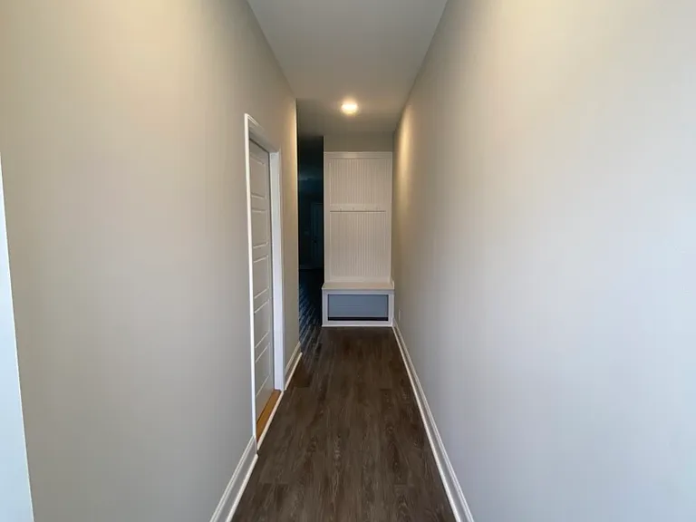 1031 Glenkirk Dr — Photo 2