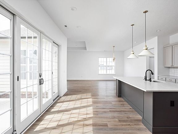 Kitchen Living Details