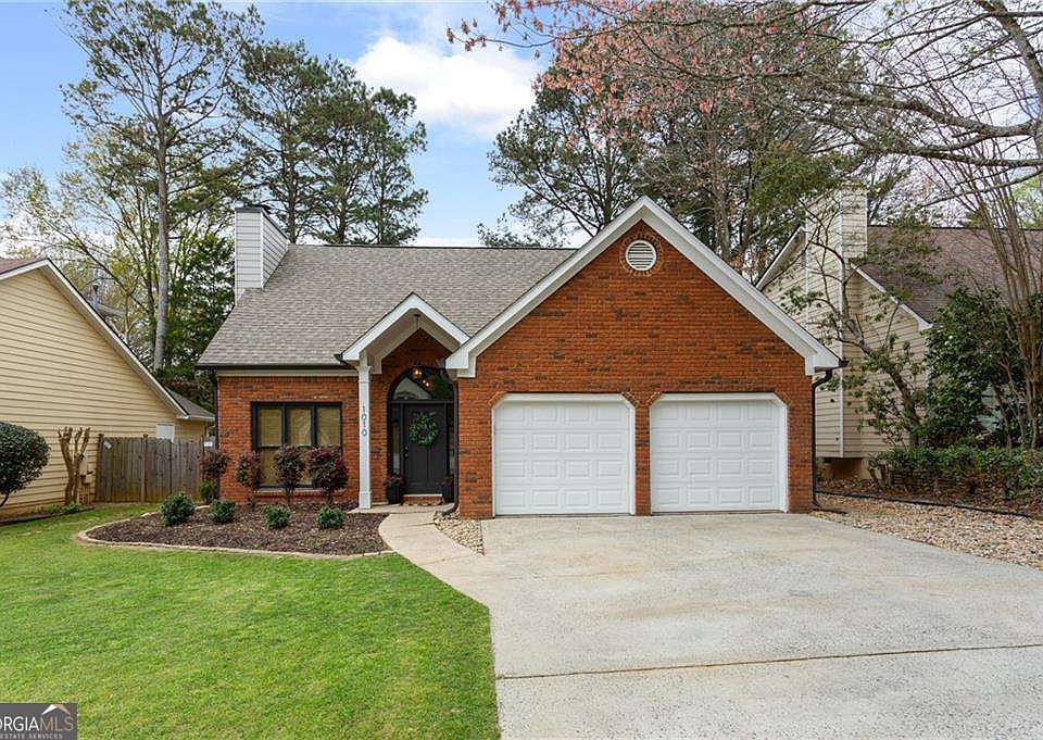 1st image of 1010 Chateau Ln SE