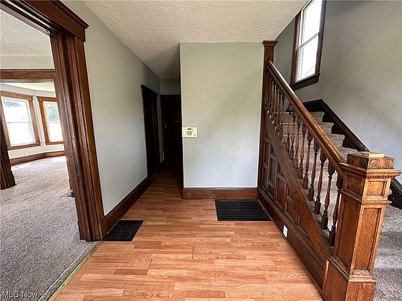 3rd image of 1339 Shorb Ave NW