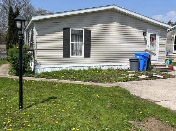 1696 Edgewood Dr, Erie, PA 16509