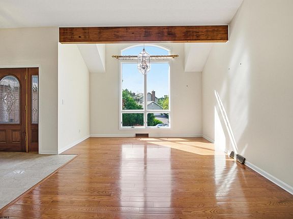 5th image of 4699 Shadyside Ln