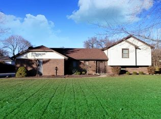 1833 Greenbriar Dr, Troy, OH 45373