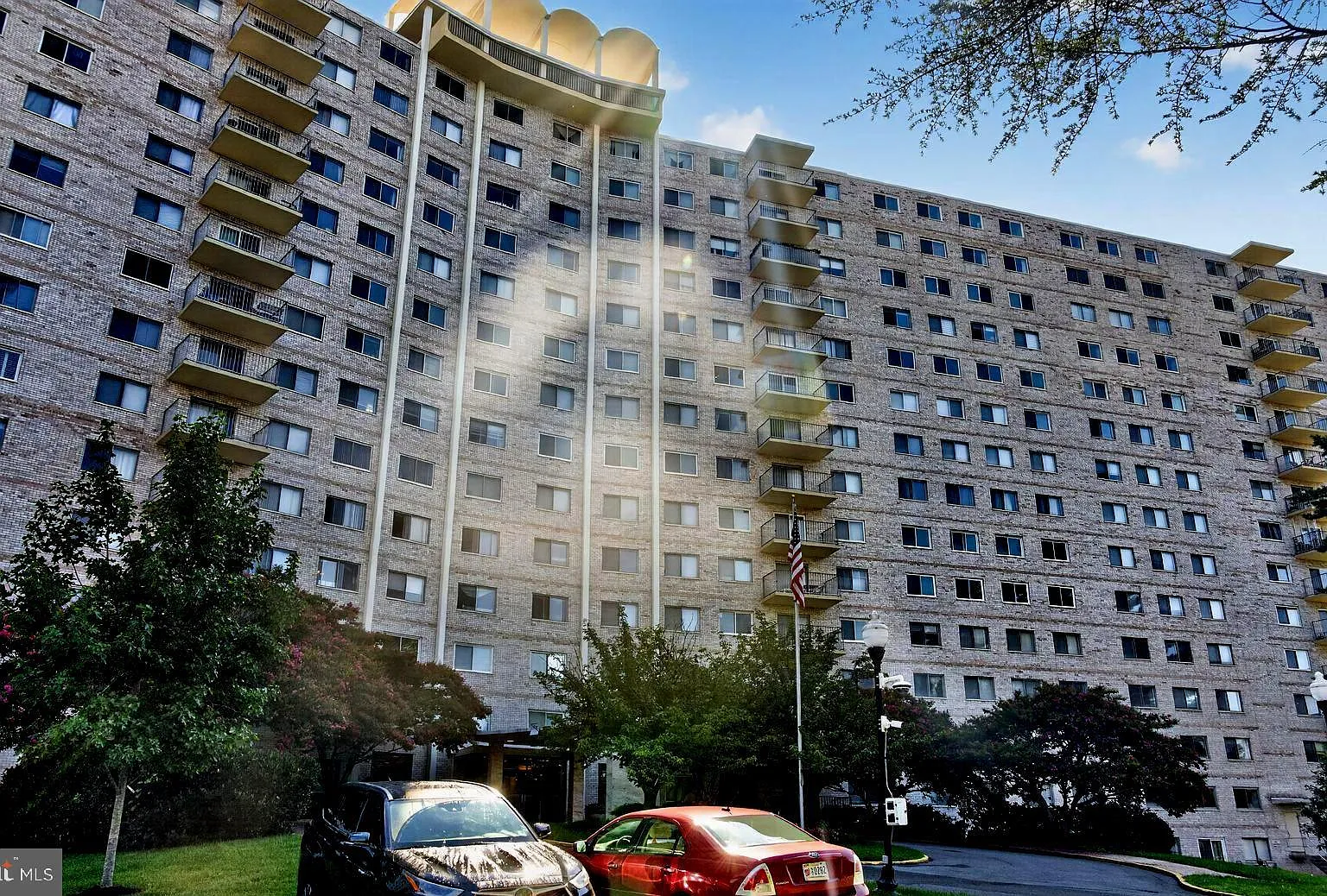 University Towers Codm — Photo 1