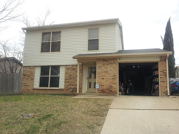 2nd image of 2314 Foxcroft Ln