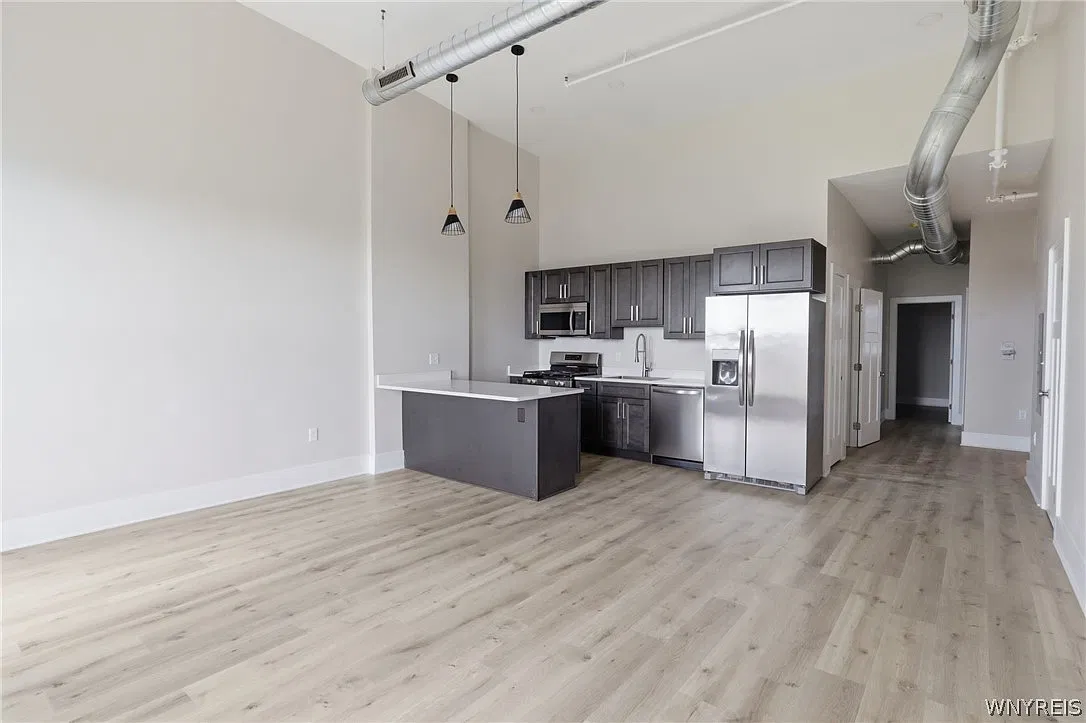 1 bed, 1.0 bath, 7025 sqft, $1,500 — Photo 4