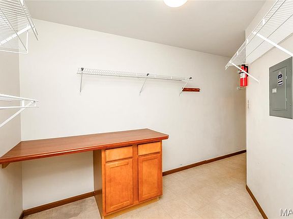 4th image of 3616 Colonia Place Dr APT B