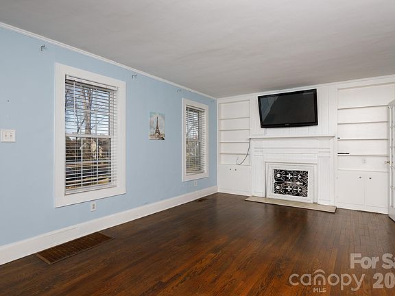 3rd image of 718 Milton Ave
